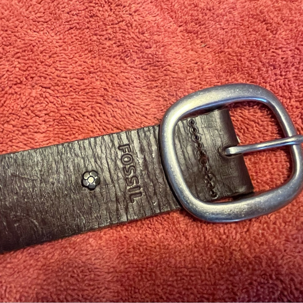 Fossil Dark Brown Men's Belt with Embossed Design - Picture 7 of 7